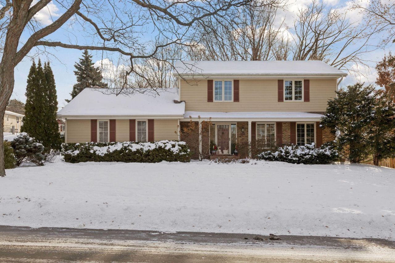 622 Maple Park Drive, Mendota Heights, MN 55118 Main Photo