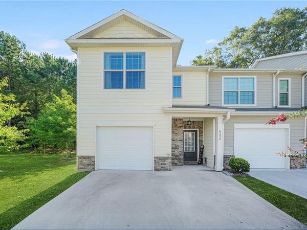 6256 TRICKLE Bend , Atlanta, GA 30349