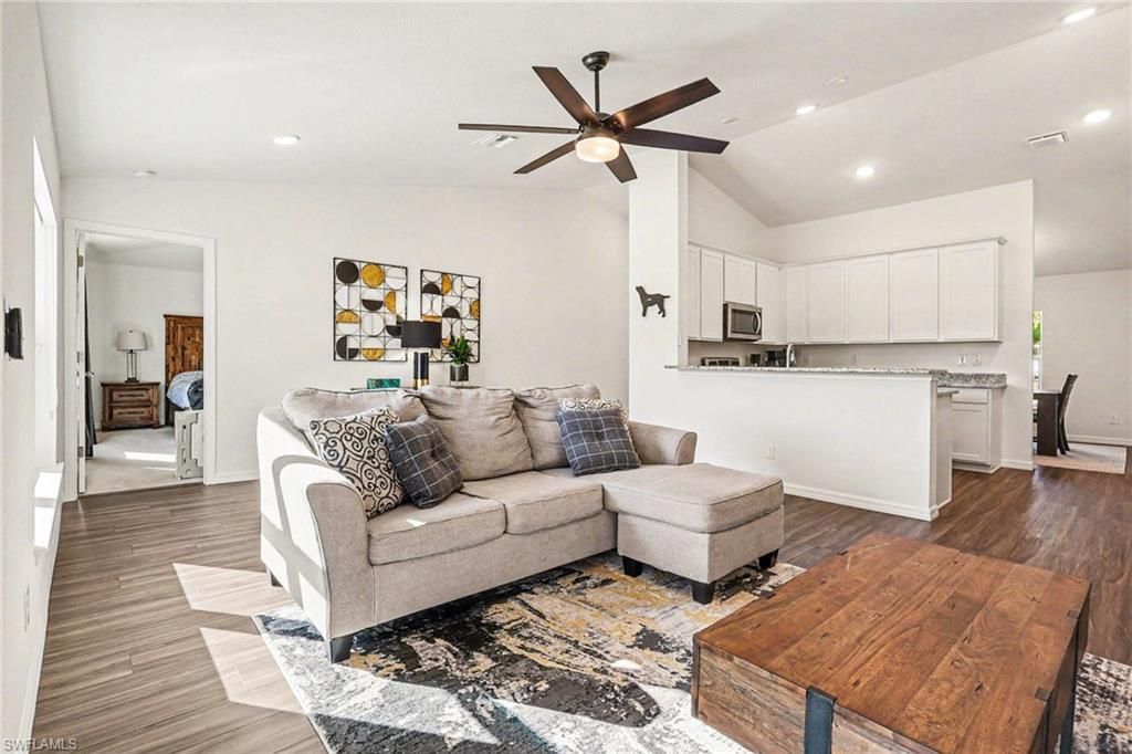 318 NW 4th St, Cape Coral, FL 33993 Photo