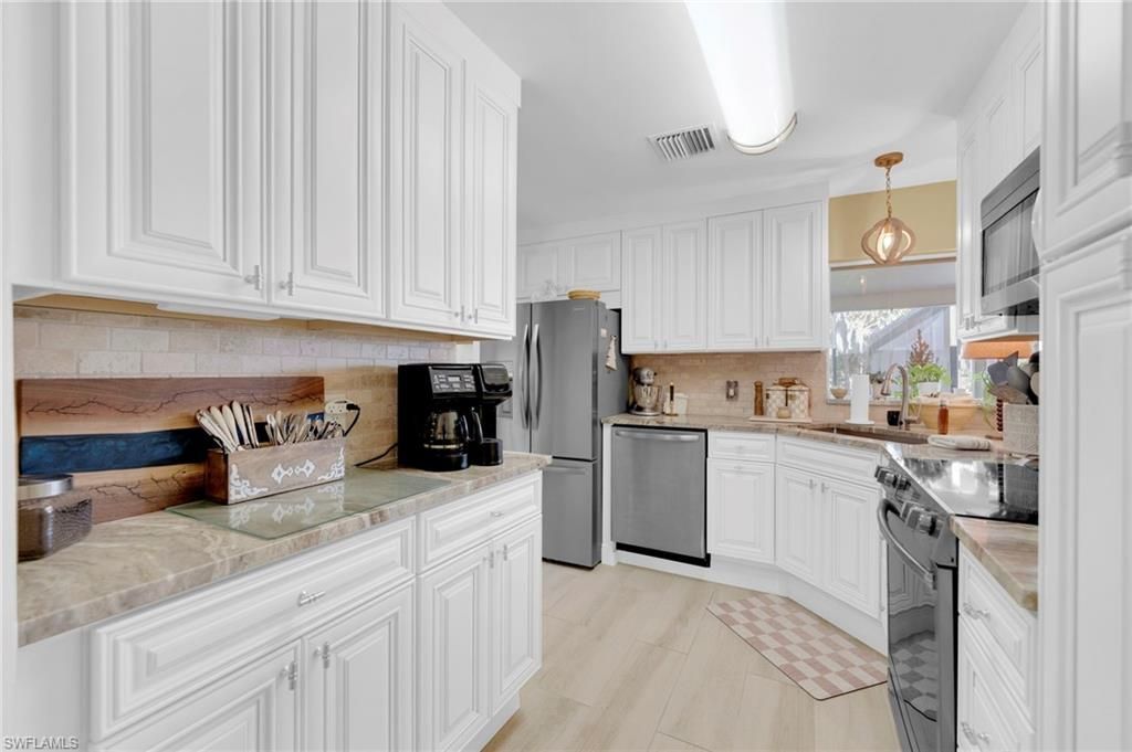14526 Riverside Dr, Fort Myers, FL 33905 Photo