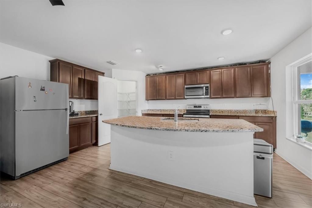 828 Youngreen Dr, Fort Myers, FL 33913 Photo