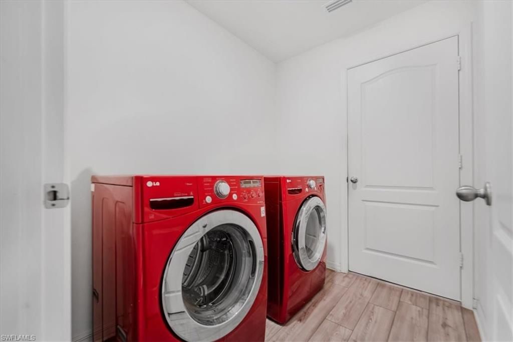 828 Youngreen Dr, Fort Myers, FL 33913 Photo