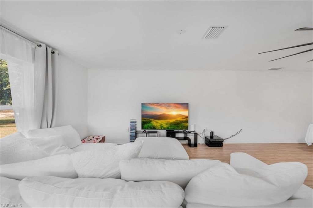 828 Youngreen Dr, Fort Myers, FL 33913 Photo