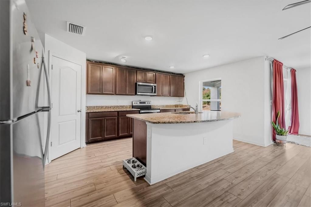 828 Youngreen Dr, Fort Myers, FL 33913 Photo