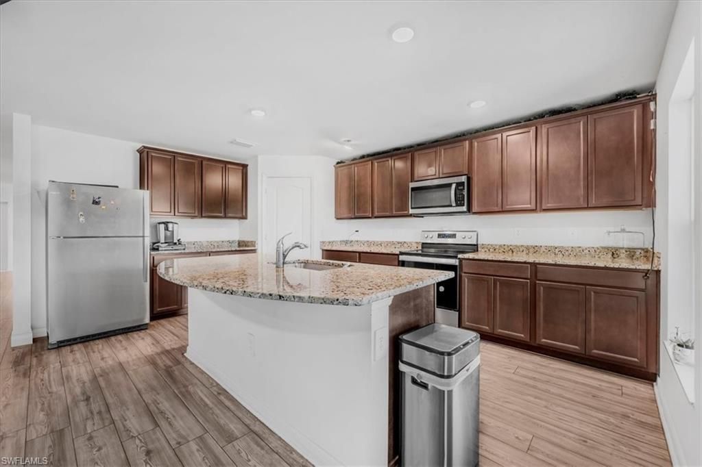 828 Youngreen Dr, Fort Myers, FL 33913 Photo