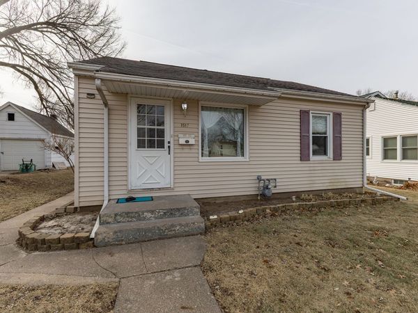 1517 W 38th Street, Davenport, IA 52806