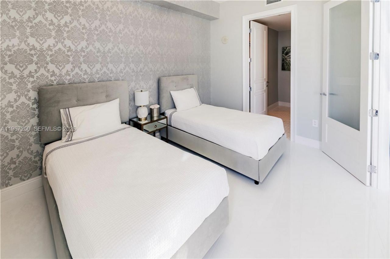 18101 Collins Ave , Unit 4802, Sunny Isles Beach, FL 33160 Photo