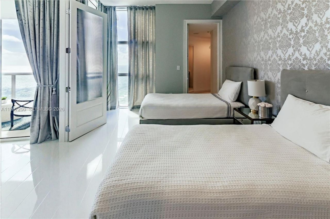 18101 Collins Ave , Unit 4802, Sunny Isles Beach, FL 33160 Photo