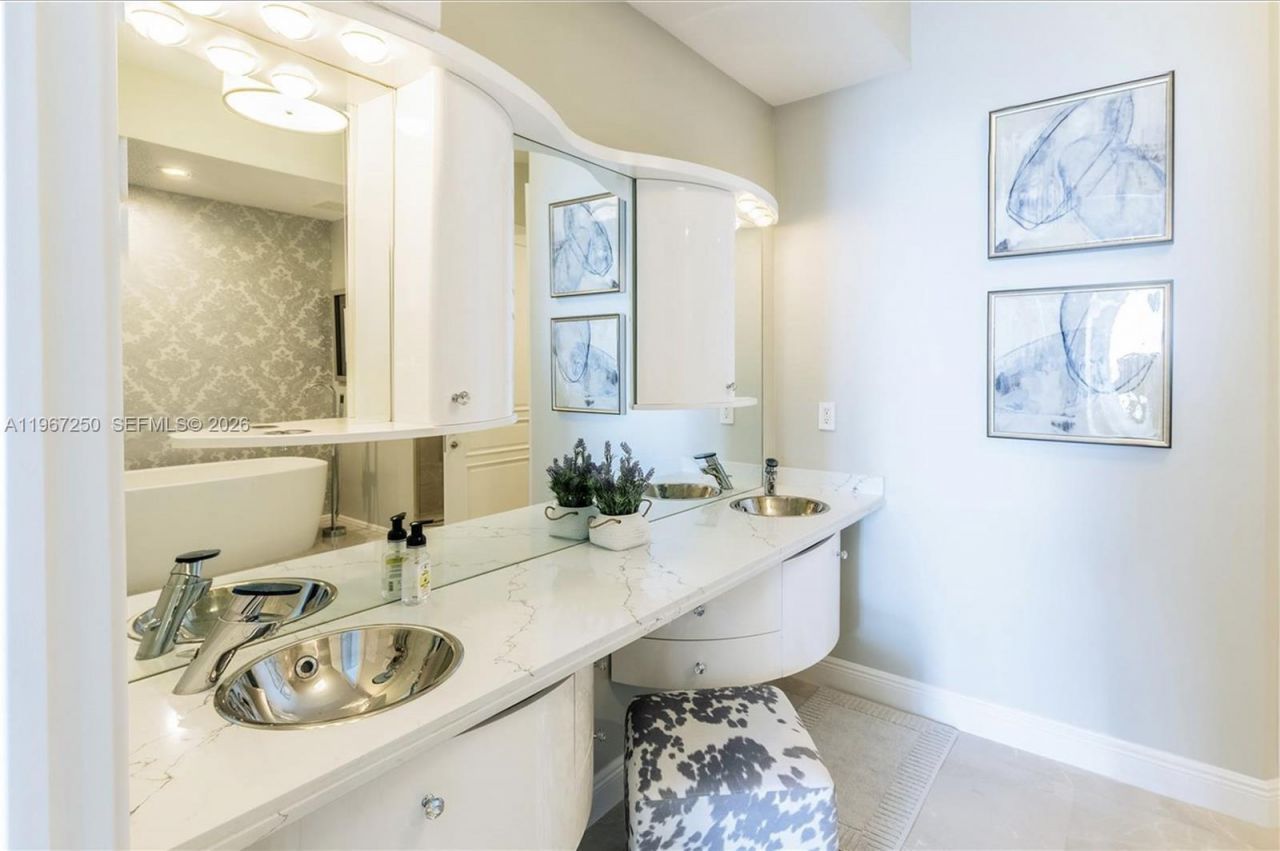 18101 Collins Ave , Unit 4802, Sunny Isles Beach, FL 33160 Photo