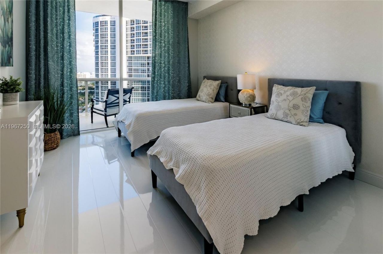 18101 Collins Ave , Unit 4802, Sunny Isles Beach, FL 33160 Photo