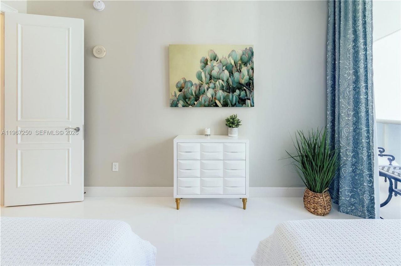 18101 Collins Ave , Unit 4802, Sunny Isles Beach, FL 33160 Photo