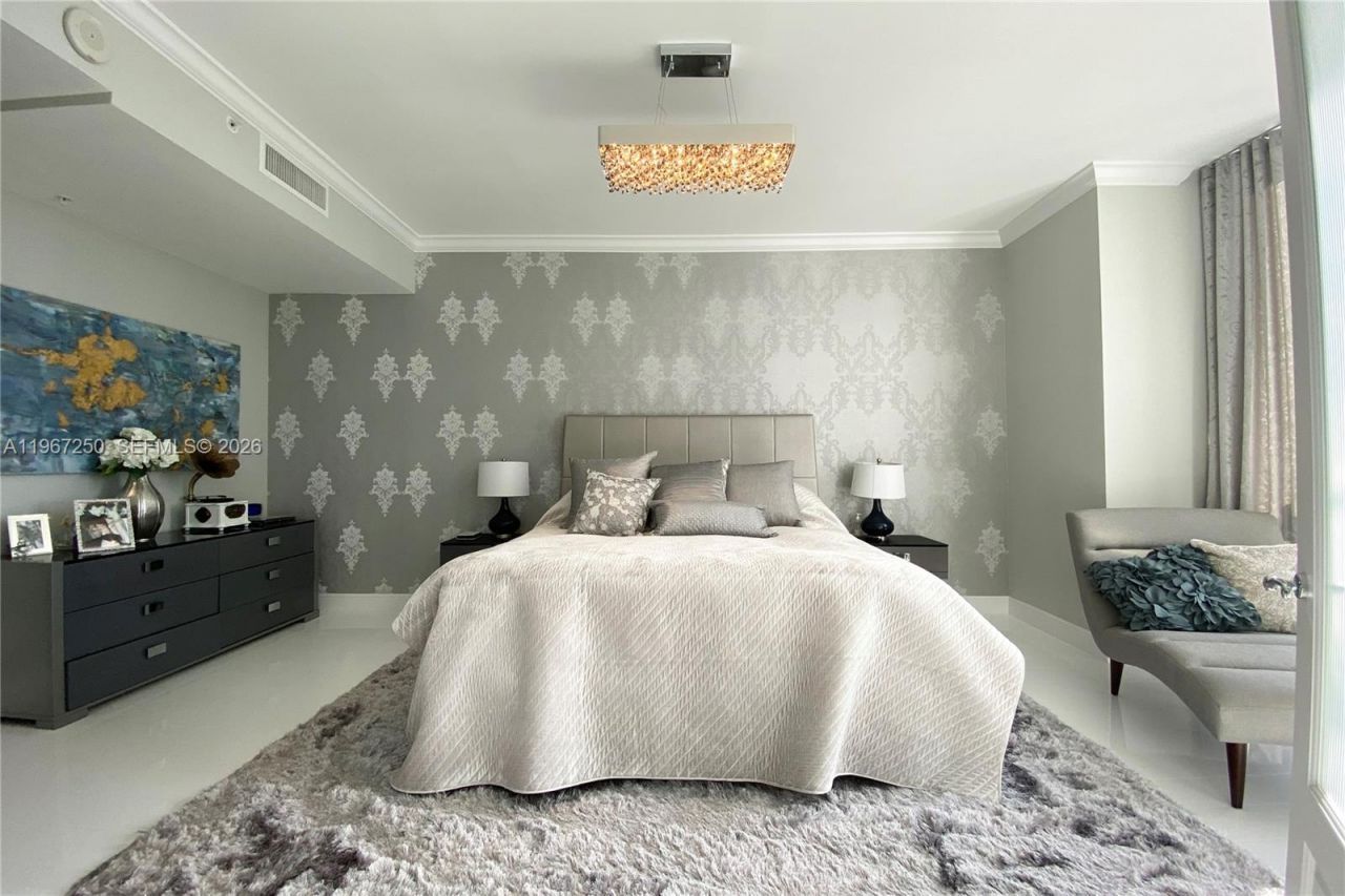 18101 Collins Ave , Unit 4802, Sunny Isles Beach, FL 33160 Photo