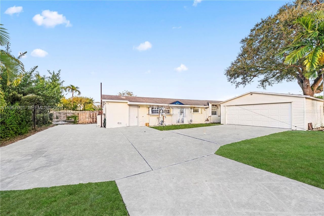 10330 SW 103 Court, Miami, FL 33176 Photo