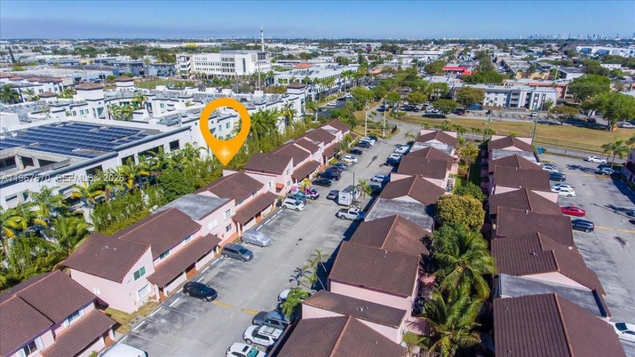 8027 Lake Dr , Unit 201, Doral, FL 33166 Photo