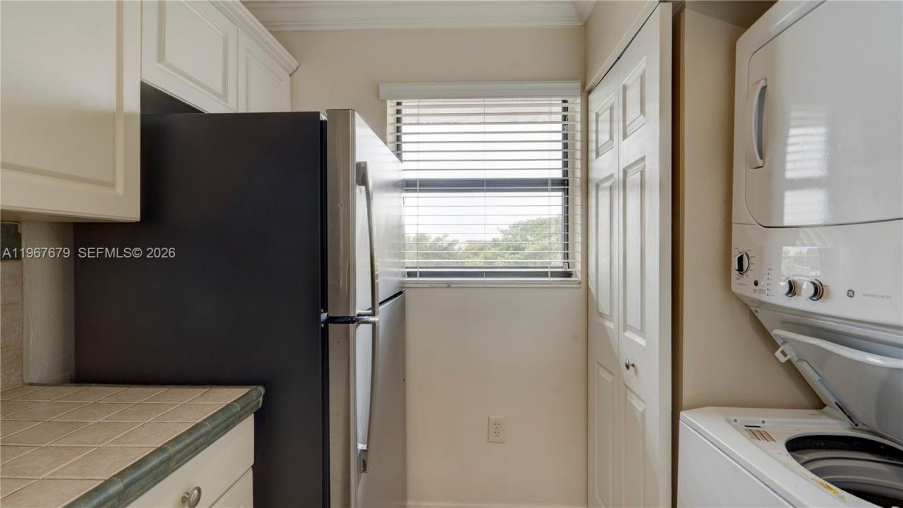 10155 NW 9th St Cir, Unit 4-401, Miami, FL 33172 Photo