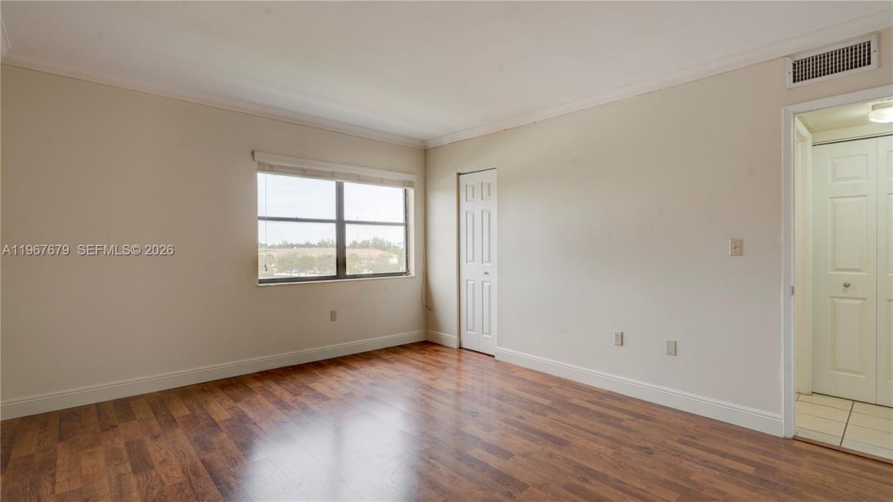 10155 NW 9th St Cir, Unit 4-401, Miami, FL 33172 Photo