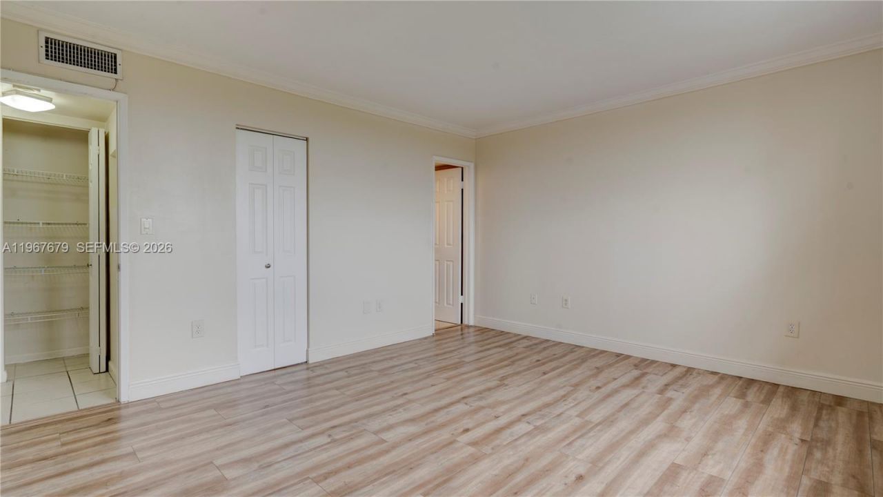 10155 NW 9th St Cir, Unit 4-401, Miami, FL 33172 Photo