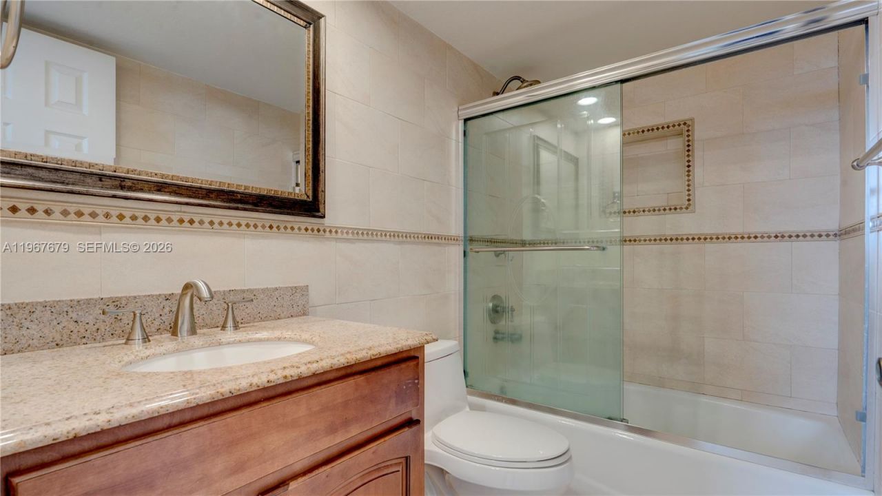 10155 NW 9th St Cir, Unit 4-401, Miami, FL 33172 Photo