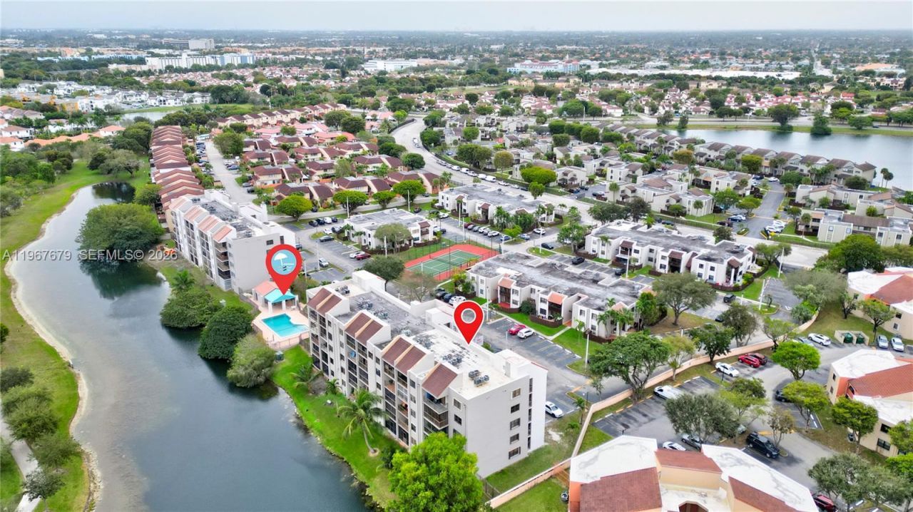 10155 NW 9th St Cir, Unit 4-401, Miami, FL 33172 Photo