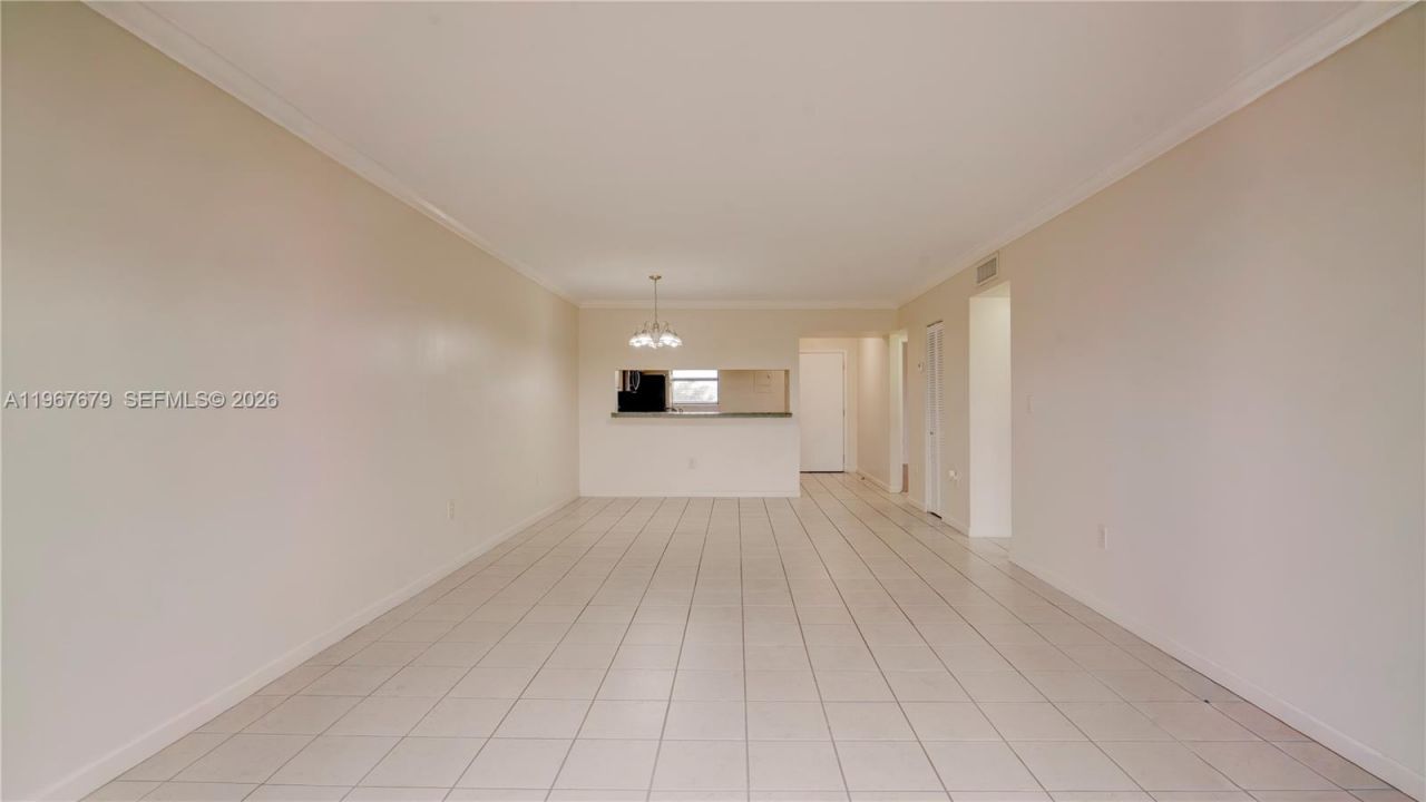 10155 NW 9th St Cir, Unit 4-401, Miami, FL 33172 Photo