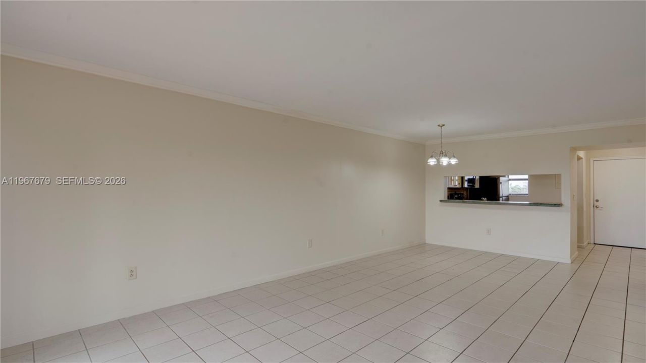 10155 NW 9th St Cir, Unit 4-401, Miami, FL 33172 Photo
