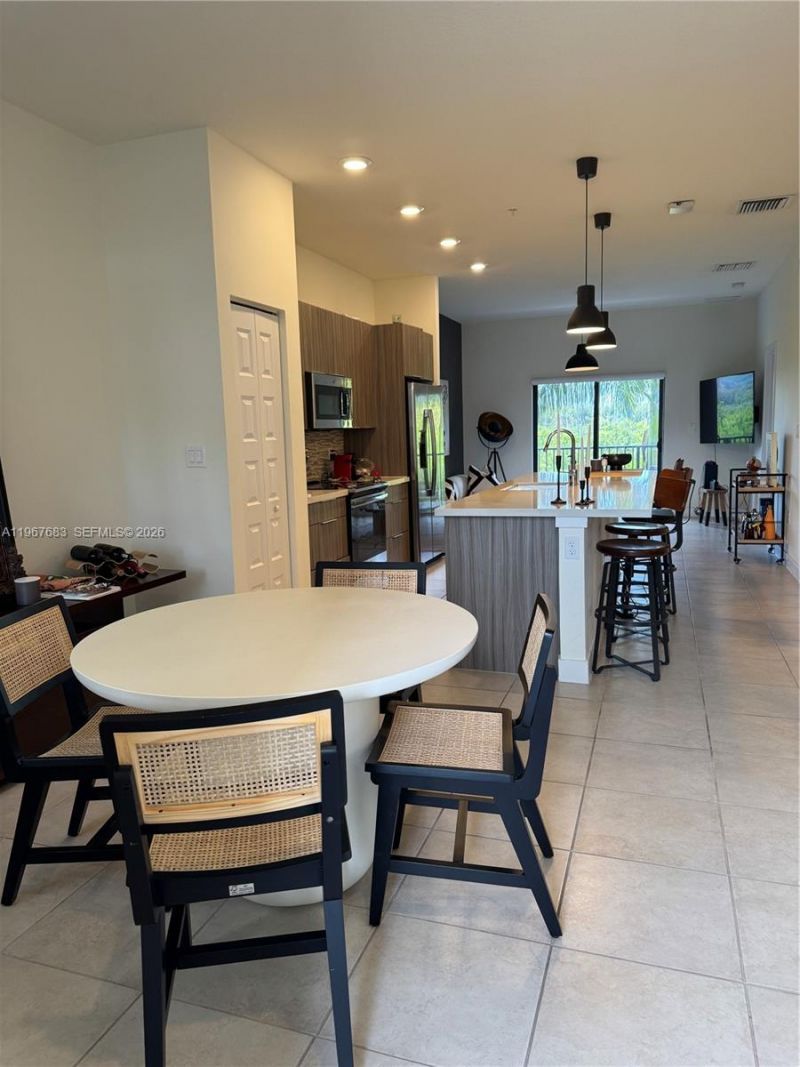 7925 NW 104th Ave , Unit 24, Doral, FL 33178 Photo