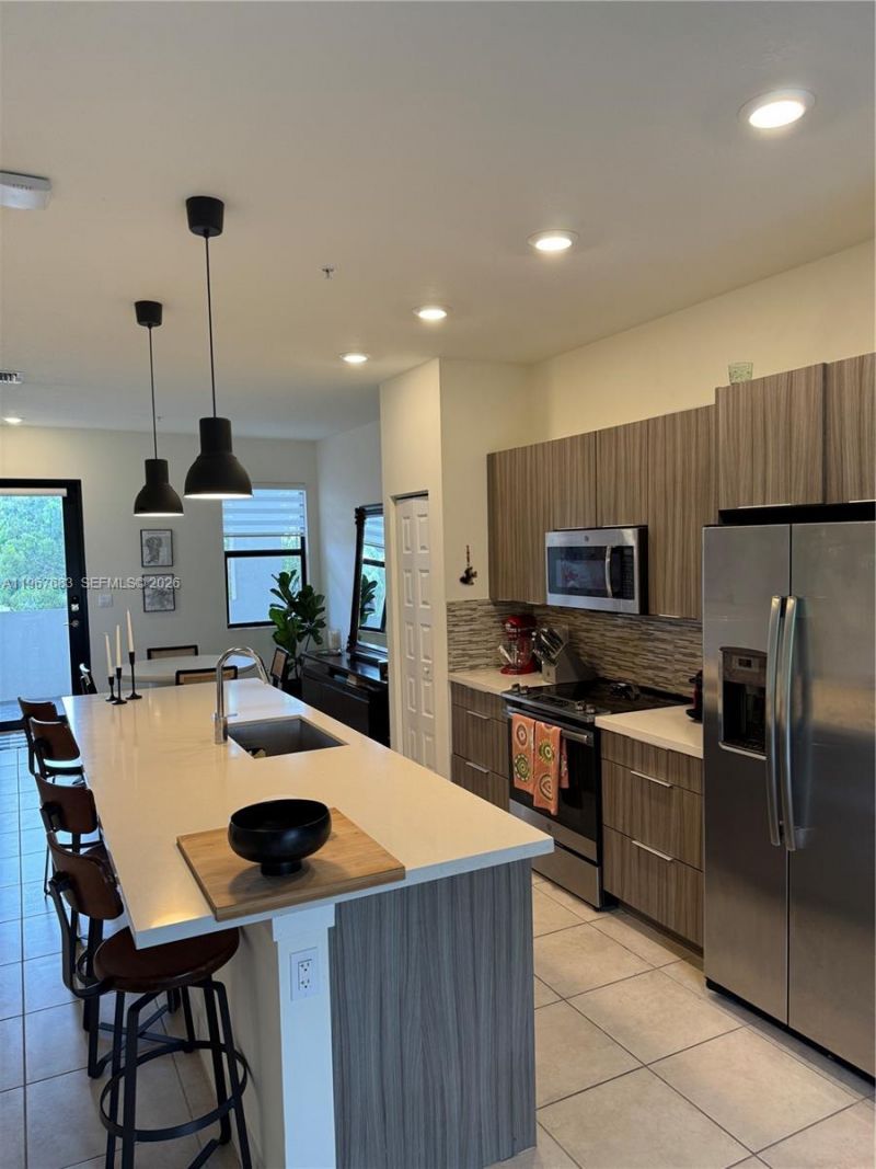 7925 NW 104th Ave , Unit 24, Doral, FL 33178 Photo