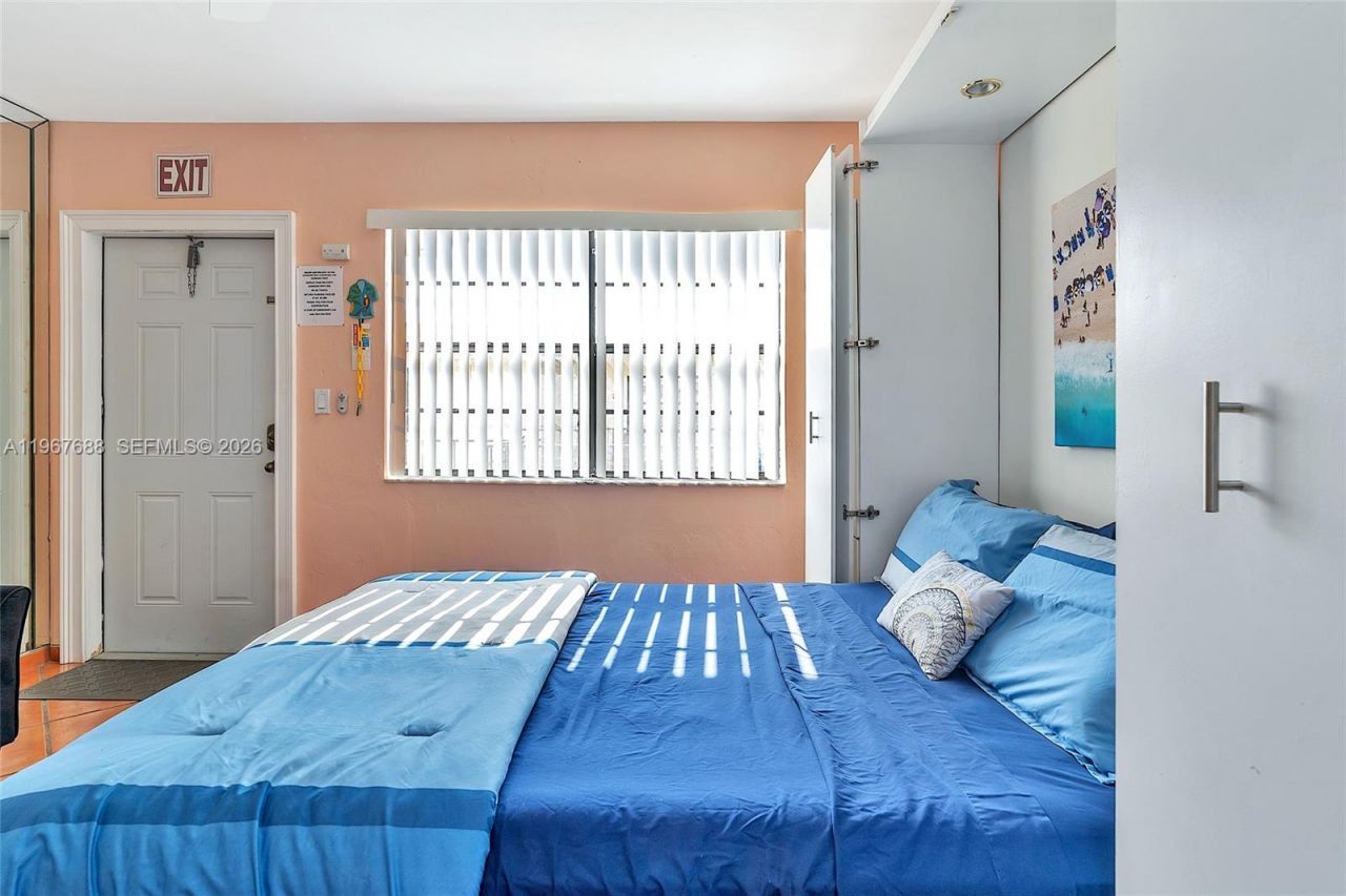 322 Harding St, Unit B202, Hollywood, FL 33019 Photo