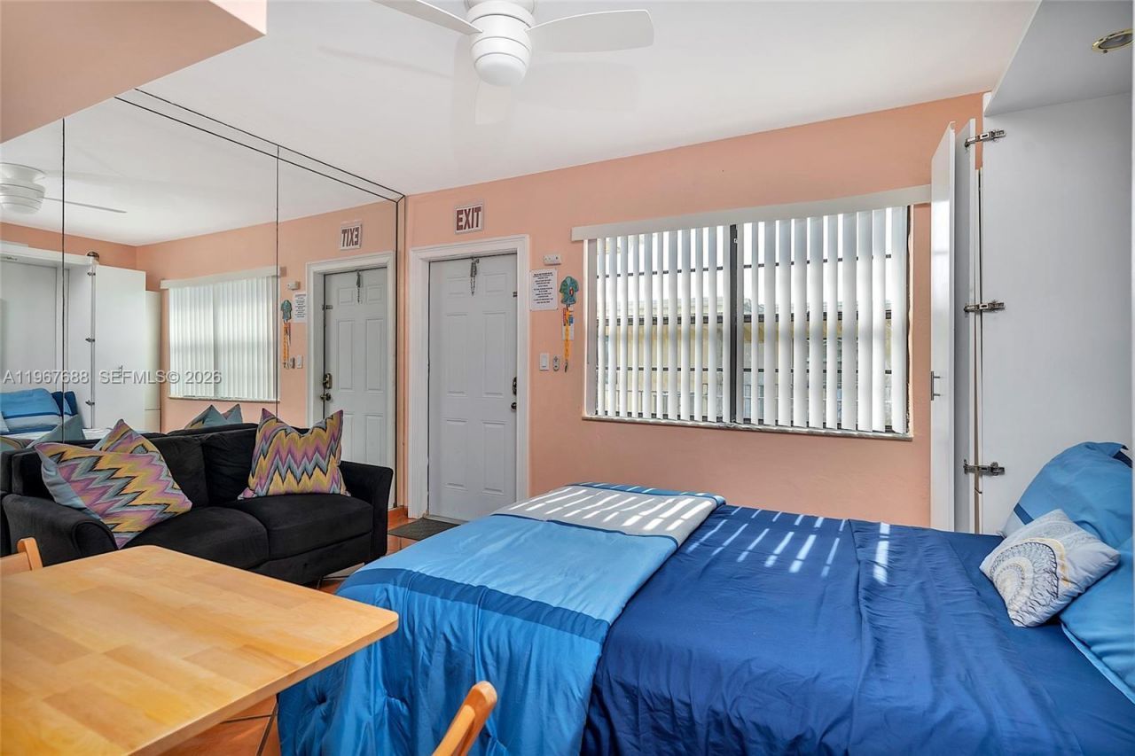 322 Harding St, Unit B202, Hollywood, FL 33019 Photo