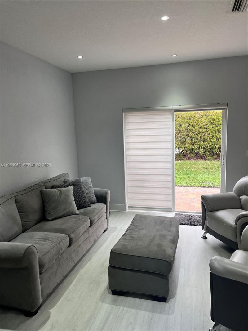 4746 Lago Vista Dr, Coconut Creek, FL 33073 Photo