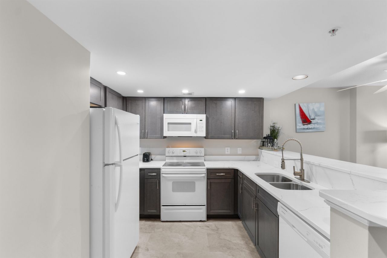 201 74th Ave. N  Photo 6