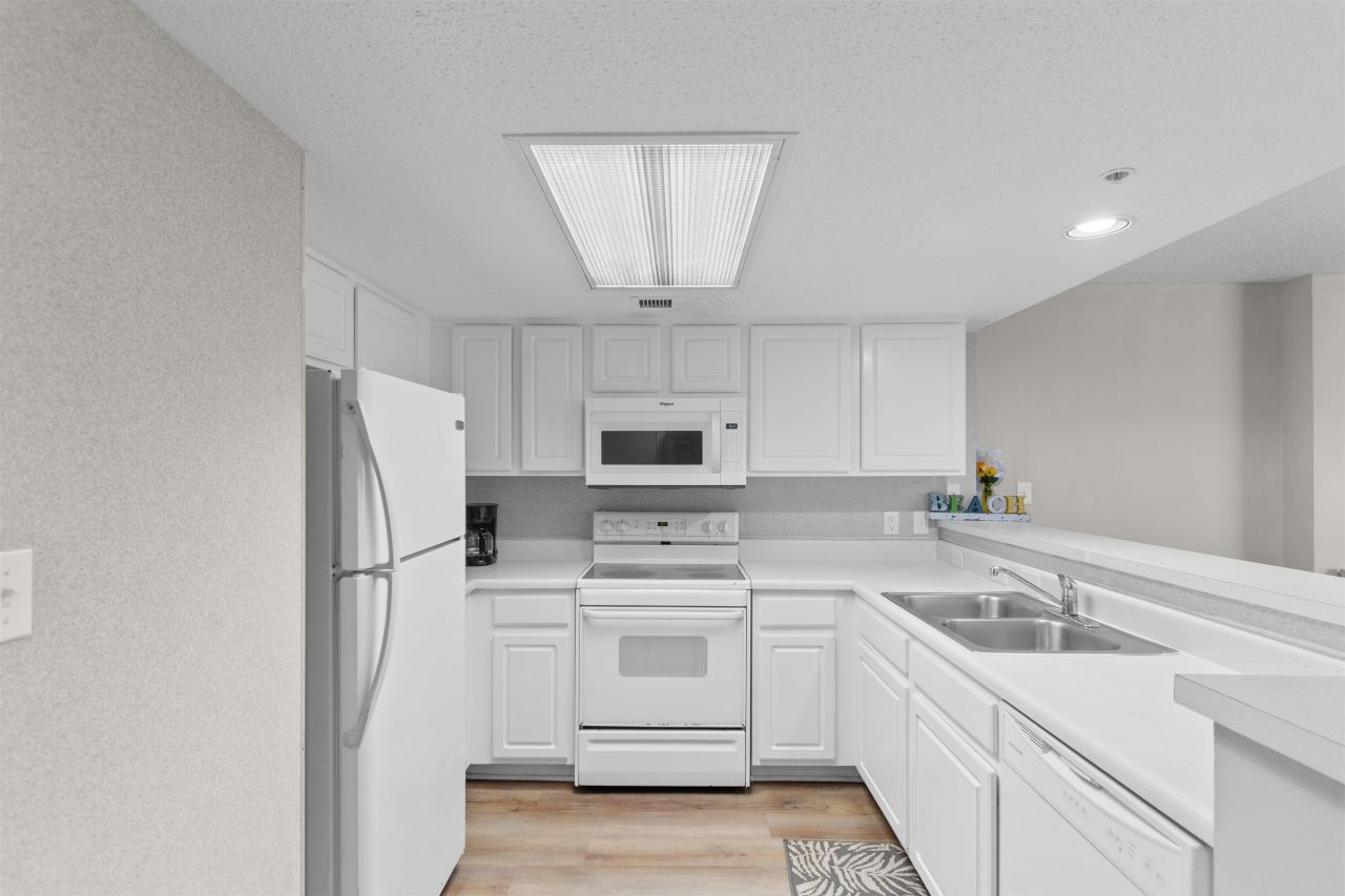 201 74th Ave. N  Photo 5