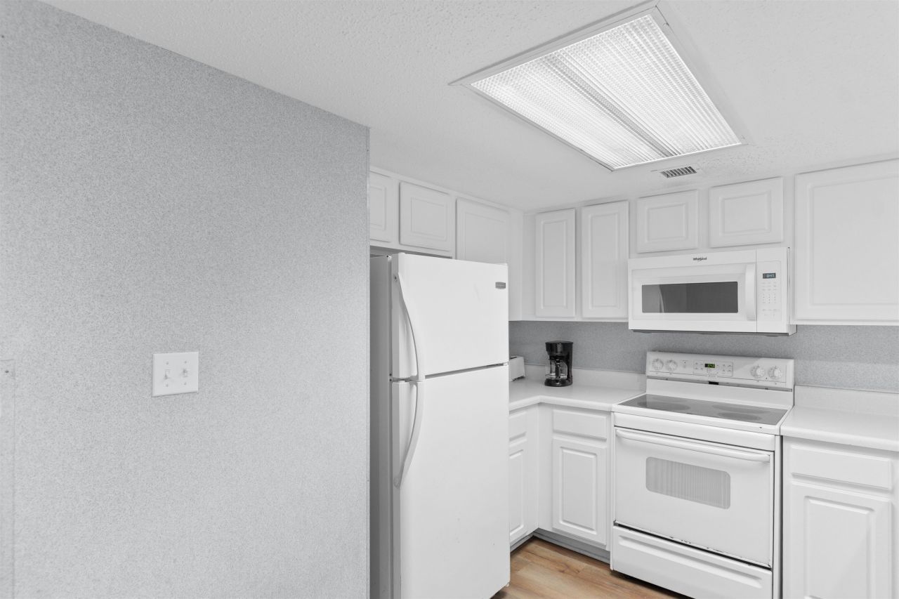 201 74th Ave. N  Photo 6