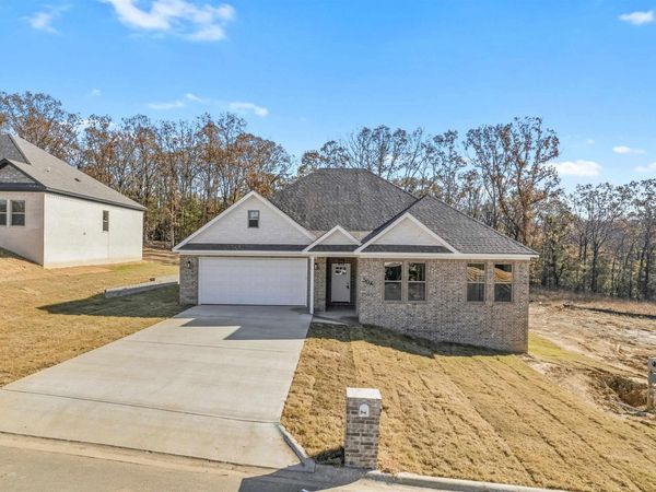 504 Madeleine, Austin, AR 72007