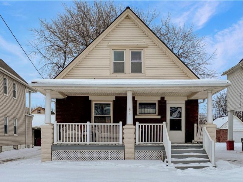 4001 E 54th Street, Newburgh Heights, OH 44105 Photo 1