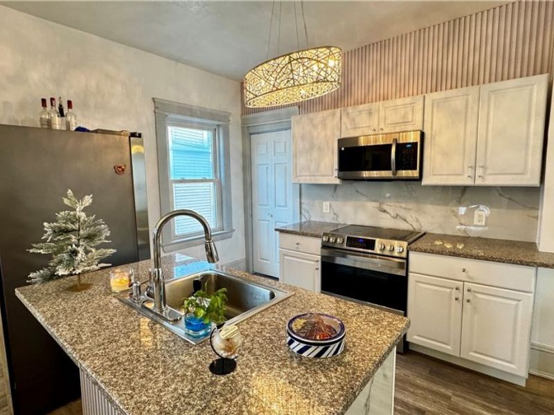 4001 E 54th Street, Newburgh Heights, OH 44105 Photo 2