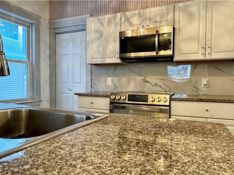 4001 E 54th Street, Newburgh Heights, OH 44105 Photo 6