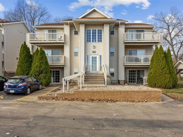 3507 E Avenue NW, Unit F, Cedar Rapids, IA 52405