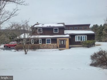 149 BITTING ROAD, ALBURTIS, PA 18011