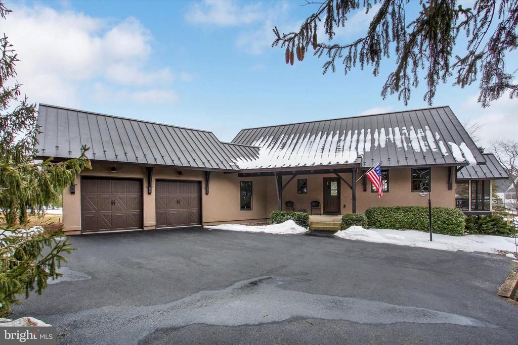 742 Harrison Drive, Gettysburg, PA 17325 Main Photo