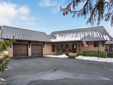 742 HARRISON DRIVE, GETTYSBURG, PA 17325