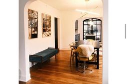 189 Grove Street photo 4