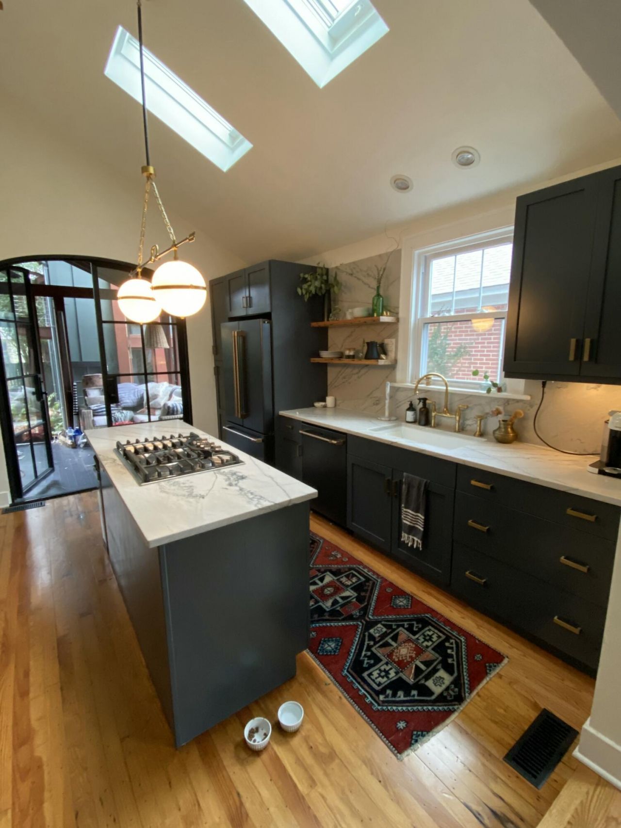 189 Grove Street Photo 4