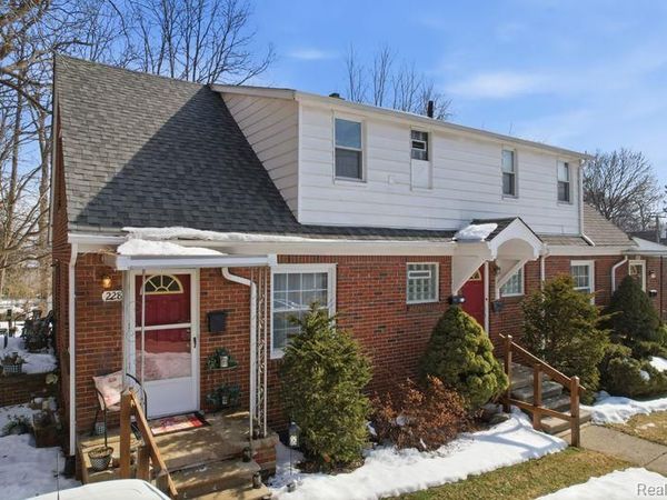 224 Chandler Street, Romeo Vlg, MI 48065