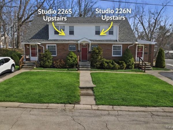 224 Chandler Street, Romeo Vlg, MI 48065