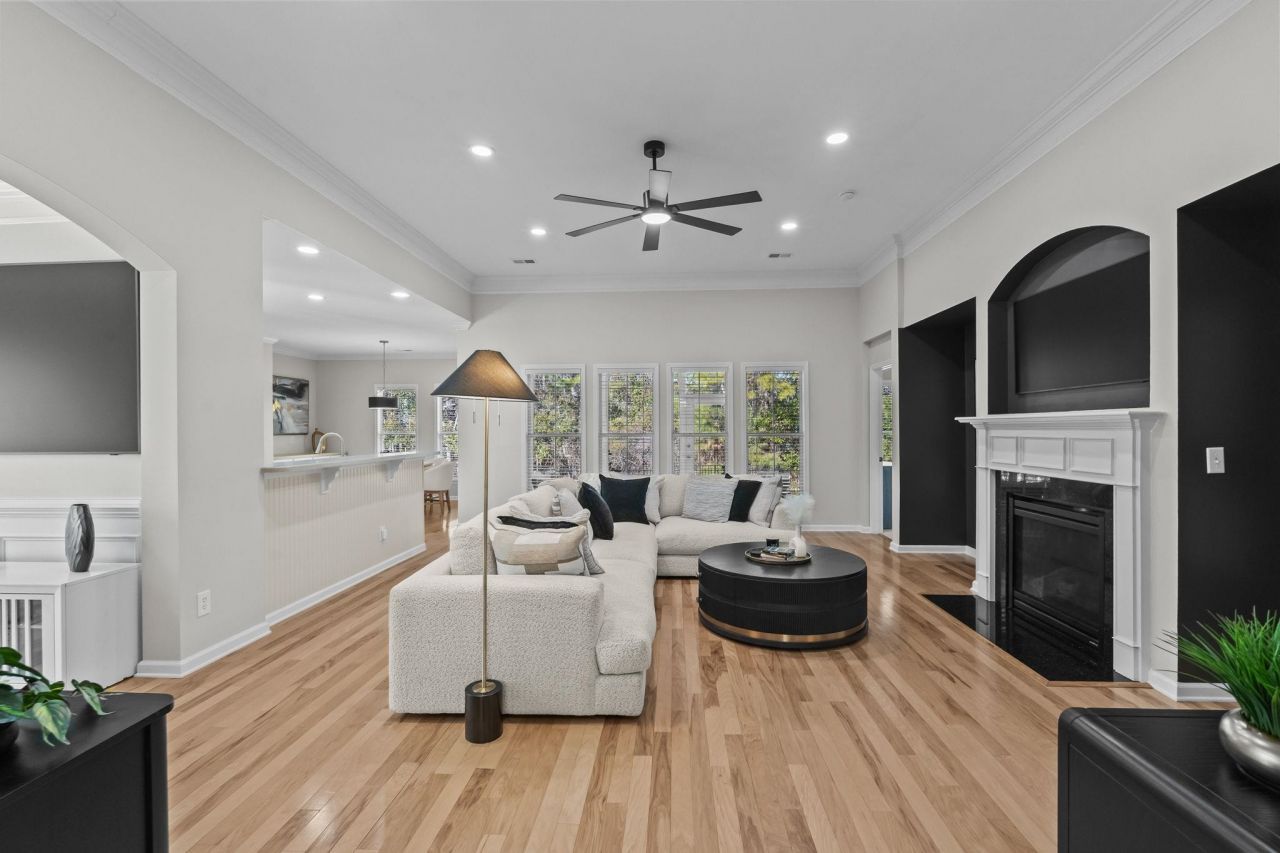 837 Wind Whisper Circle Photo 5