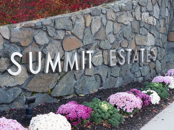 1004 Paradise Rd, Unit PHJ, Swampscott, MA 01907