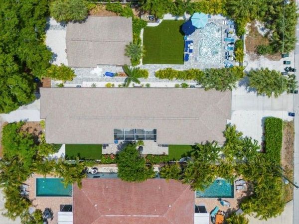 2051 ROSELAWN STREET, SARASOTA, FL 34231