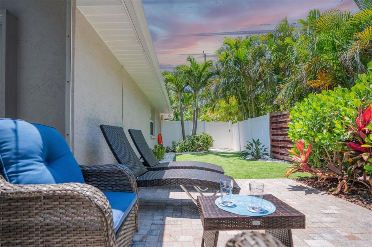 2051 Roselawn Street, Sarasota, FL 34231 Photo