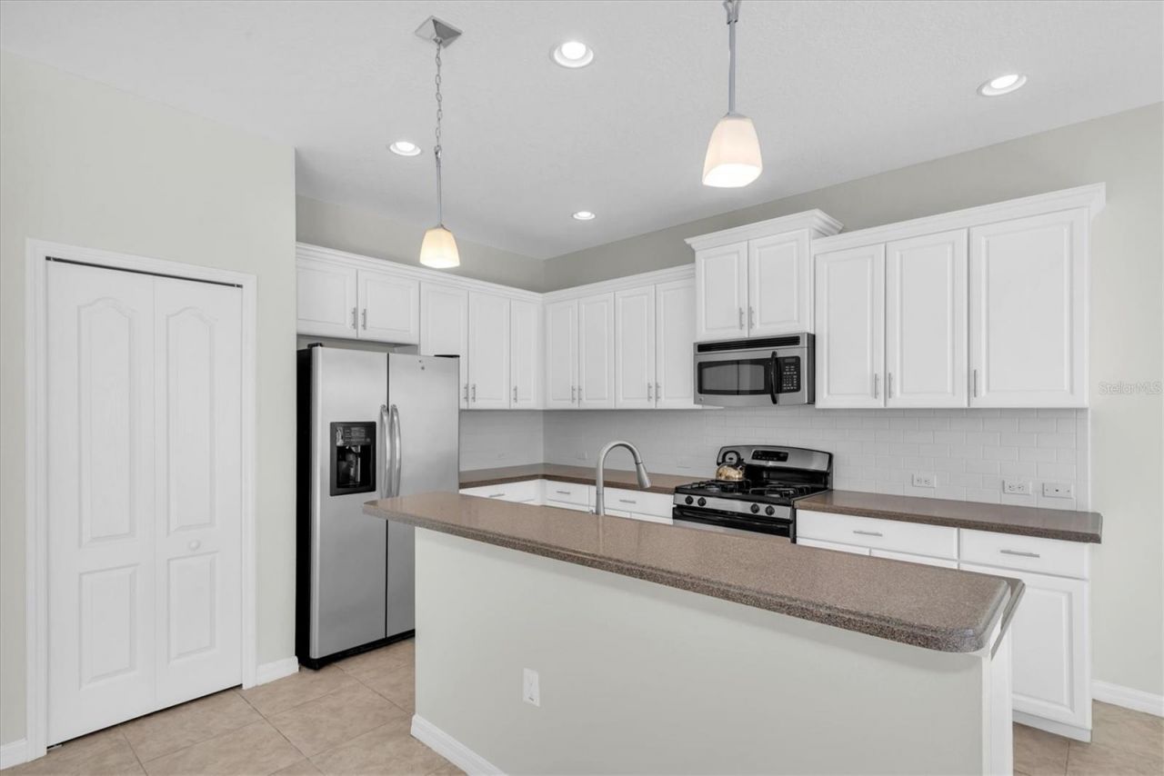 4654 Woodbrook Drive, Sarasota, FL 34243 Photo